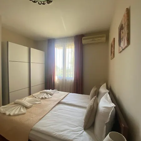 Appartamento Royal Bay 6 Sea View *