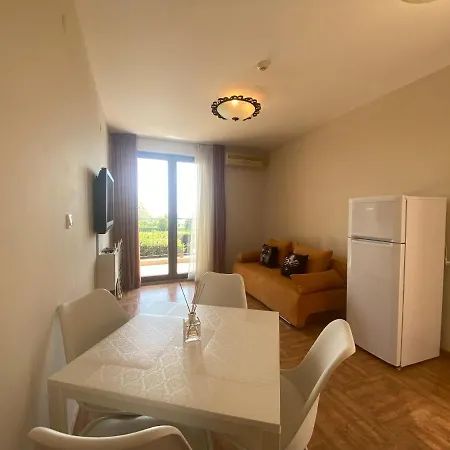 Appartamento Royal Bay 6 Sea View
